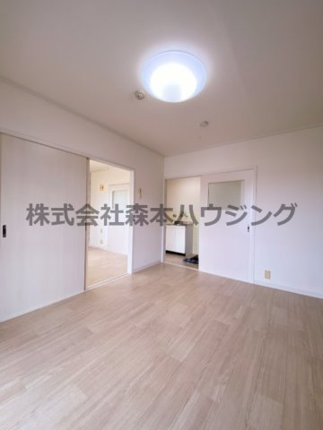 【洋室】 | 　ピュアスモト　C棟 | ゆったりした洋室です