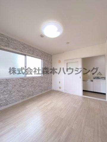 【洋室】 | 　ピュアスモト　C棟 | 明るい洋室です