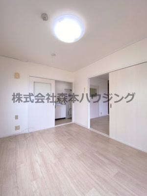 【洋室】 | 　ピュアスモト　C棟 | 使い勝手のいい洋室です