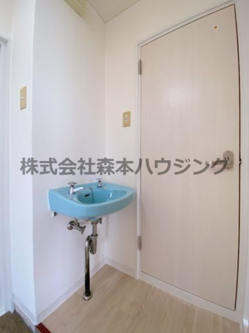 【洗面所】 | 　ピュアスモト　C棟 | 忙しい朝には欠かせない洗面所です