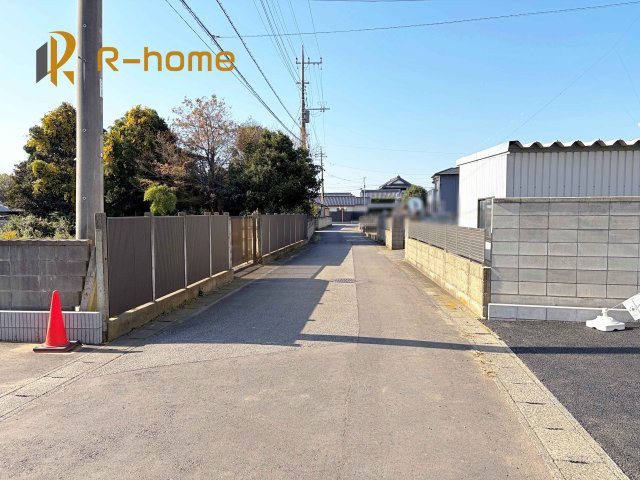 つくば市大曽根第1　新築戸建て　3号棟の前面道路含む現地写真|『今から見たい！』大歓迎です♪
お気軽にＲ－ｈomeまでお問い合わせください。