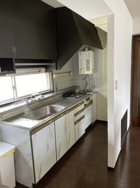 熱海来の宮マンションのキッチン