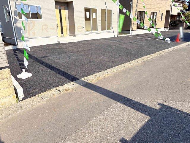 つくば市大曽根第1　新築戸建て　4号棟の駐車場|カースペースは2台お停めいただけます♪