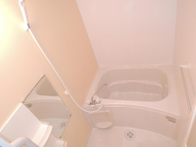 【浴室】 | フィールドサイド | バス・トイレ別です。カガミも完備