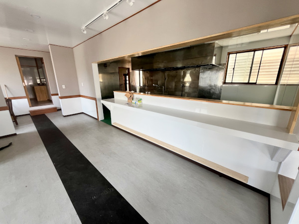 東町住居付店舗の内装
