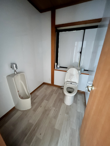 東町住居付店舗のトイレ