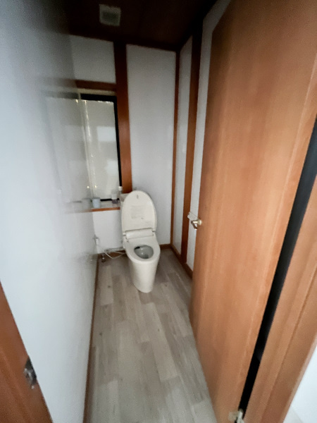 東町住居付店舗のトイレ