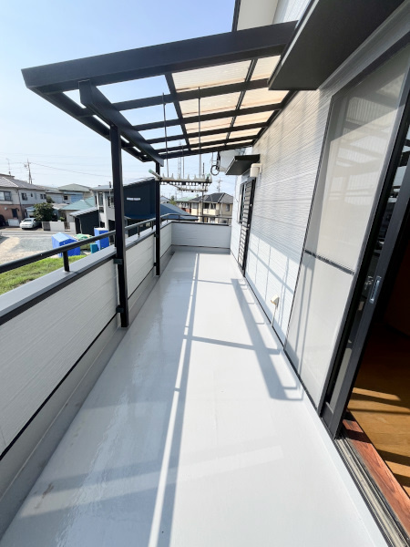 東町住居付店舗のバルコニー