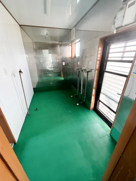 東町住居付店舗の内装