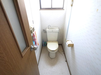 【トイレ】 | 東金市下谷　中古戸建 | 敷地約67坪 ４LDK 閑静な分譲地内 南道路で日当たりが良いです 