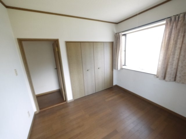 東金市下谷　中古戸建の洋室|敷地約67坪 ４LDK 閑静な分譲地内 南道路で日当たりが良いです 