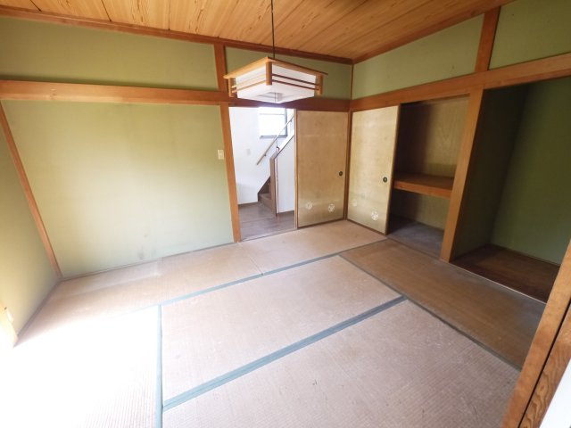 東金市下谷　中古戸建の和室|敷地約67坪 ４LDK 閑静な分譲地内 南道路で日当たりが良いです 