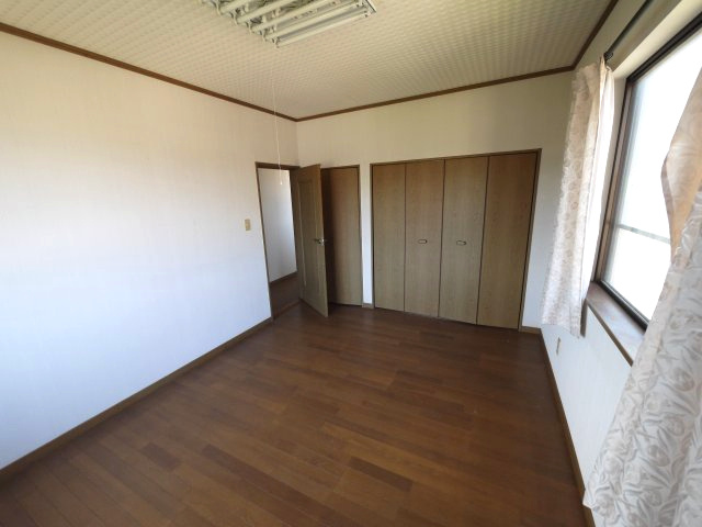 東金市下谷　中古戸建の洋室|敷地約67坪 ４LDK 閑静な分譲地内 南道路で日当たりが良いです 