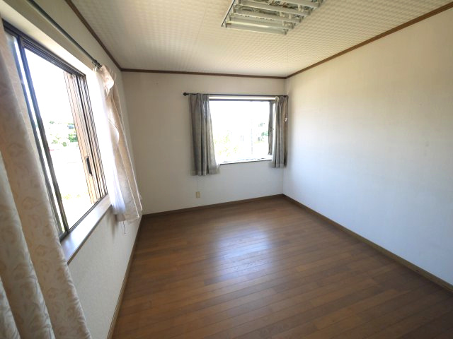 東金市下谷　中古戸建の洋室|敷地約67坪 ４LDK 閑静な分譲地内 南道路で日当たりが良いです 