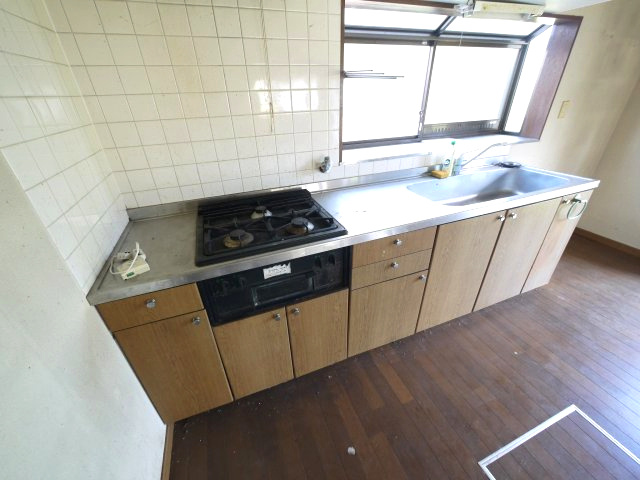 東金市下谷　中古戸建のキッチン|敷地約67坪 ４LDK 閑静な分譲地内 南道路で日当たりが良いです 