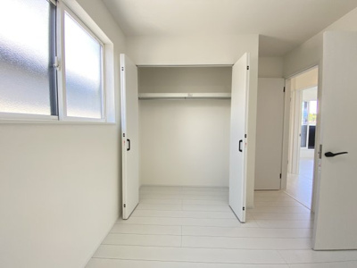 【収納】 | 金武町金武（全3棟）ラスト1号棟 | 1号棟　洋室11.5帖♪間仕切り可能な2ドア1ルーム♪（CL×2ヶ所）