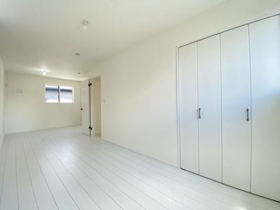 【洋室】 | 金武町金武（全3棟）ラスト1号棟 | 1号棟　洋室11.5帖♪間仕切り可能な2ドア1ルーム♪（CL×2ヶ所）