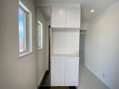 【玄関】 | 金武町金武（全3棟）ラスト1号棟 | 1号棟　十分な収納付き玄関♪
