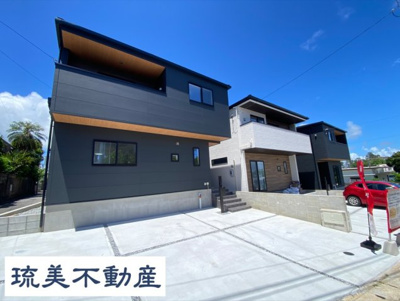 【外観】 | 金武町金武（全3棟）ラスト1号棟 | 1号棟　並列駐車3台可♪