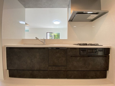 【キッチン】 | 金武町金武（全3棟）ラスト1号棟 | 1号棟　ビルトイン食洗機、大容量パントリー、お勝手口付き♪