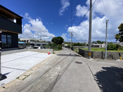 【前面道路含む現地写真】 | 金武町金武（全3棟）ラスト1号棟 | ※南東側公道約5m♪