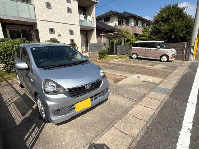 リベルタの駐車場