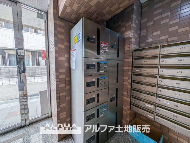 モナークキャッスル立川スカイガーデンの設備|【Delivery Box】
◆宅配ボックス◆通販を利用するのがスタンダードな昨今、生活には欠かせない装備のひとつとなりました。