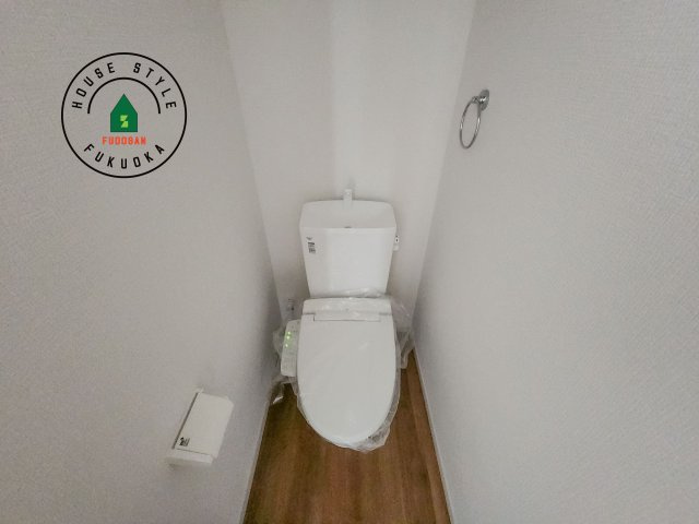 福岡市城南区長尾4丁目第2-4棟（4号棟）のトイレ|温水洗浄便座を完備しております。2ヶ所にトイレがあるのは朝の慌ただしい時間も安心です。