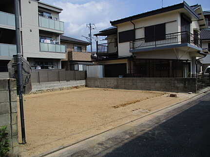 広島市佐伯区坪井1丁目　新築一戸建ての前面道路含む現地写真