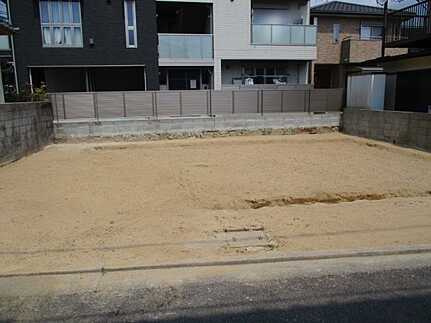 広島市佐伯区坪井1丁目　新築一戸建ての前面道路含む現地写真