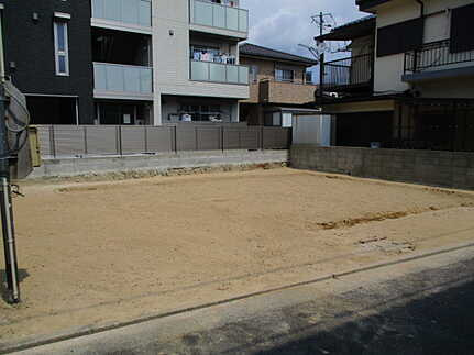 広島市佐伯区坪井1丁目　新築一戸建ての前面道路含む現地写真