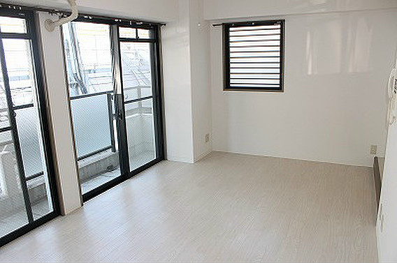 元町レジデンスの居間・リビング