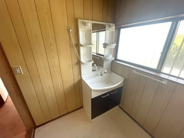 井之内K邸貸家の独立洗面台