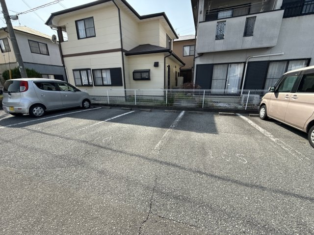 グラン・ラシーヌの駐車場
