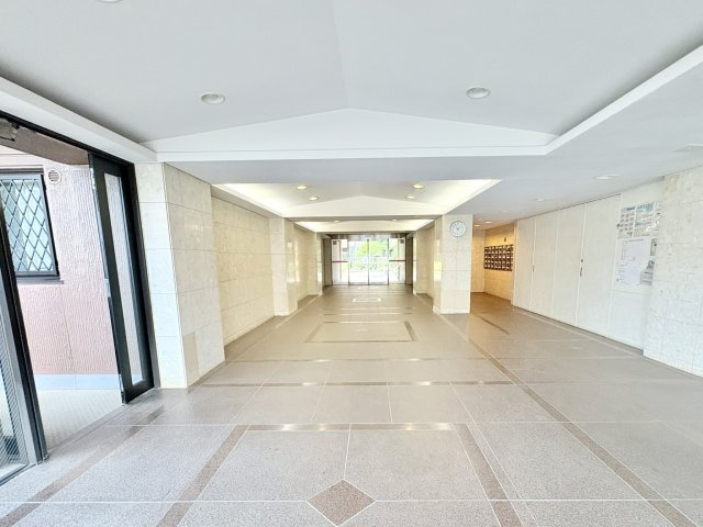 パストラルハイム幸壱番館　中央区幸１丁目のロビー|余裕を感じられる広々としたロビーです。