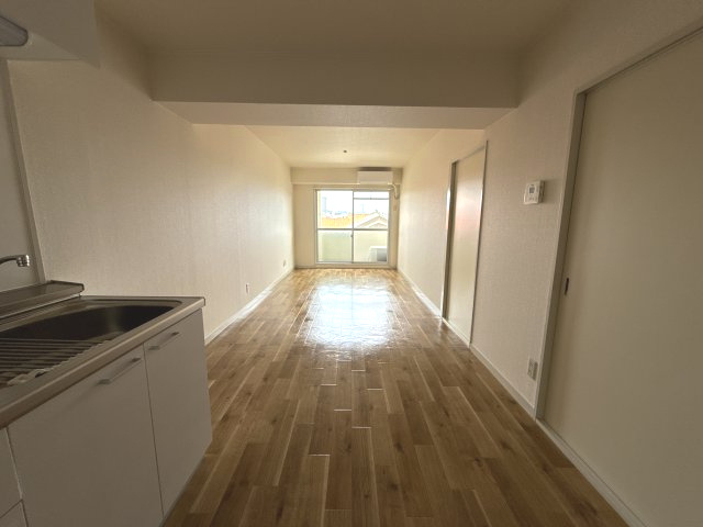 ハイツ柳井の居間・リビング