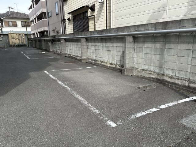 ハイツ柳井の駐車場