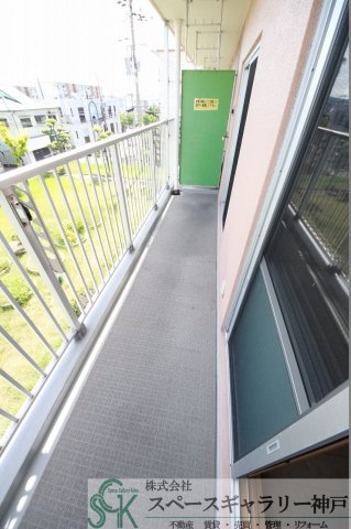 東垂水住宅1号棟のバルコニー