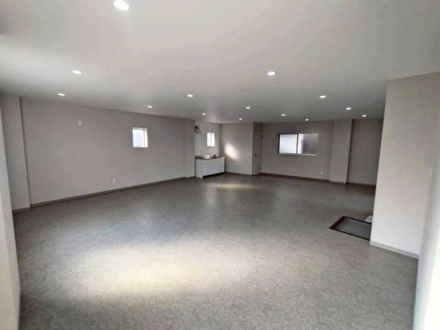 安城市御幸本町　貸店舗事務の内装