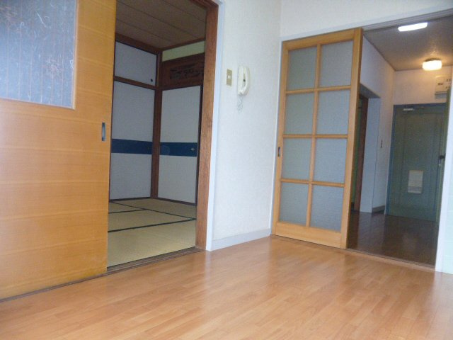 龍野ハイツの居間・リビング