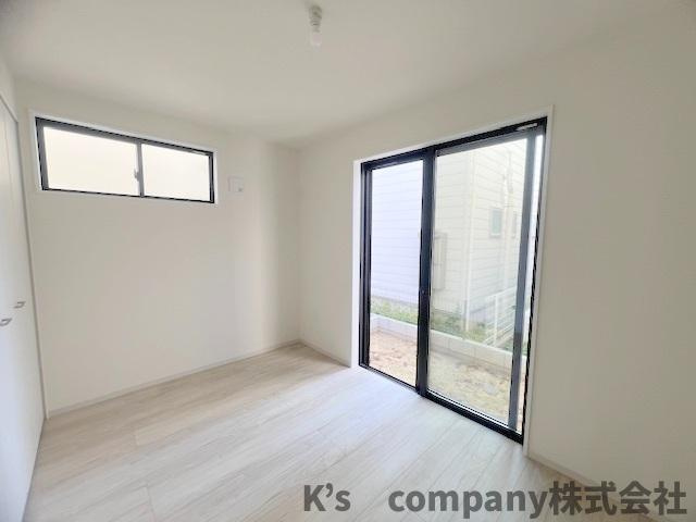 ◎藤沢市鵠沼海岸6丁目　新築戸建　１号棟の洋室|洋室5.2帖◇書斎などにもご活用いただけます◇