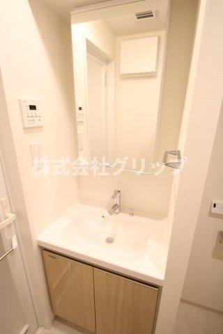 コンフォリア・リヴ横浜平沼の独立洗面台