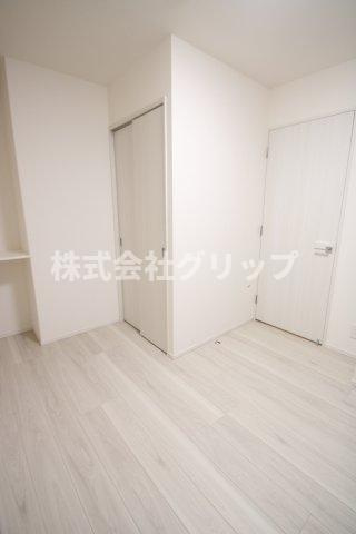 コンフォリア・リヴ横浜平沼の洋室