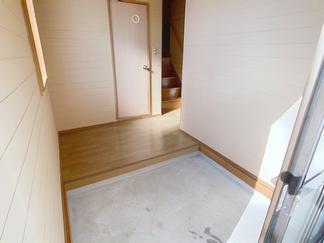 青田5丁目9ｰ23戸建て貸家の玄関