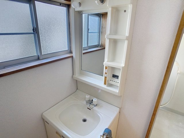 青田5丁目9ｰ23戸建て貸家の洗面所