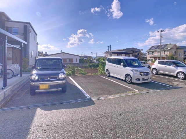 青田5丁目9ｰ23戸建て貸家の駐車場