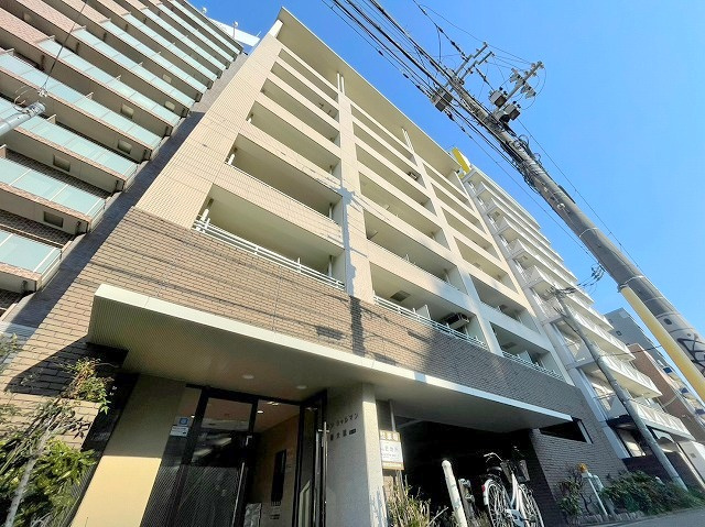 グランシャルマン新大阪の外観