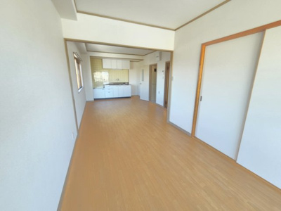 【洋室】 | 小松里マンション