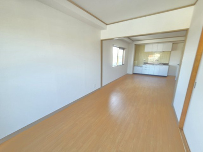 【洋室】 | 小松里マンション