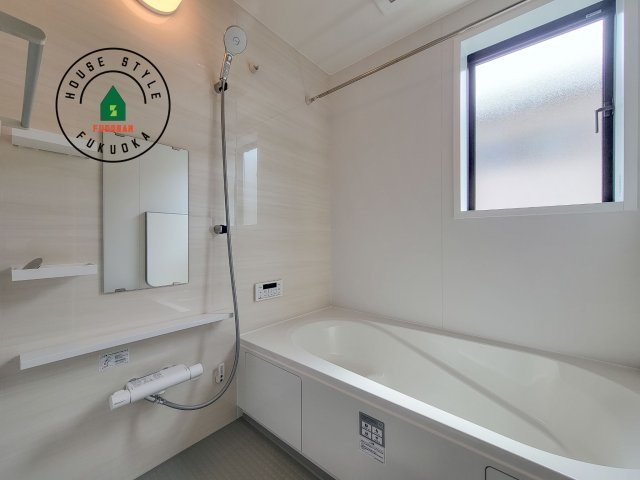 福岡市南区花畑3丁目第4-1棟（1号棟）　の浴室|1日の疲れを癒してくれる広々バスルーム。雨の日のお洗濯にも大活躍な浴室乾燥機付です！
